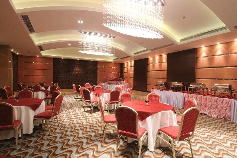 Hotel Fortune Select Sg Highway, - Member Itc Hotels' Group 5*