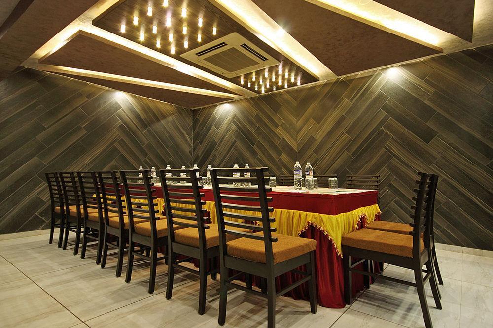 Zo Ashram Road Paldi 3*