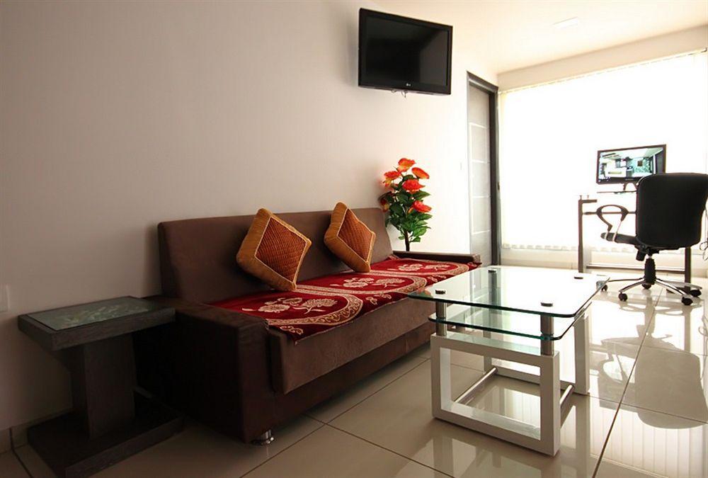 Zo Ashram Road Paldi Hotel