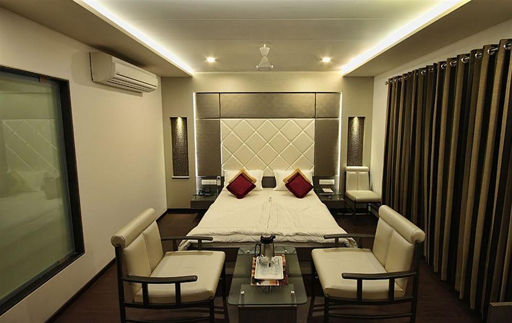 Zo Ashram Road Paldi Hotel Ahmedabad