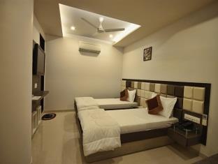 Zo Ashram Road Paldi Hotel