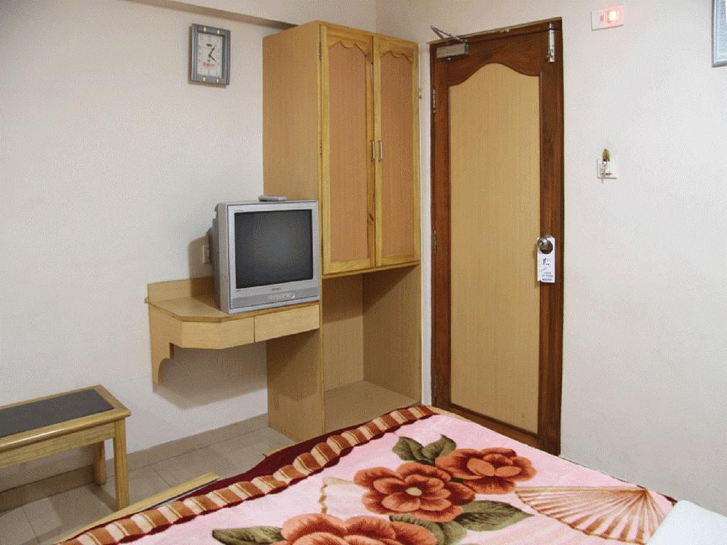 Maruti Hotel Ahmedabad