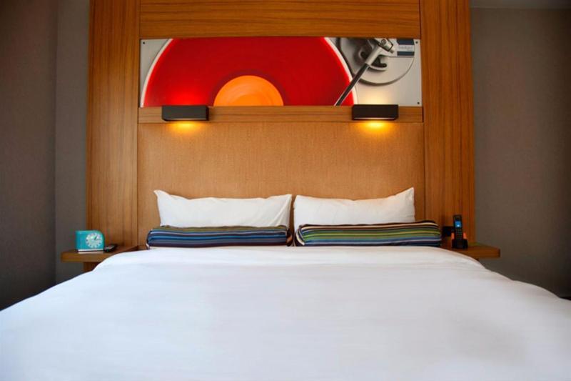 Hotel Vivanta Sg Highway Ahmedabad