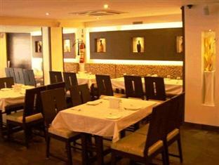 Hotel Fabhotel Royal Landmark Ahmedabad