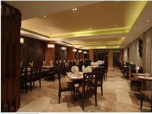 Riverview Hotel 3*