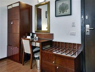 Hotel 3 By Oyo Nami Residency,