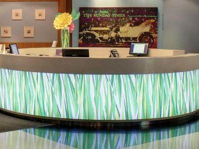 Hotel Vivanta Sg Highway 5*