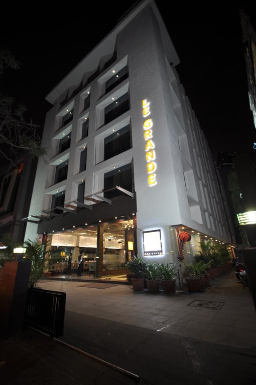 Le Grande Residency -unmarried Couples Are Not Allowed Hotel Ahmedabad