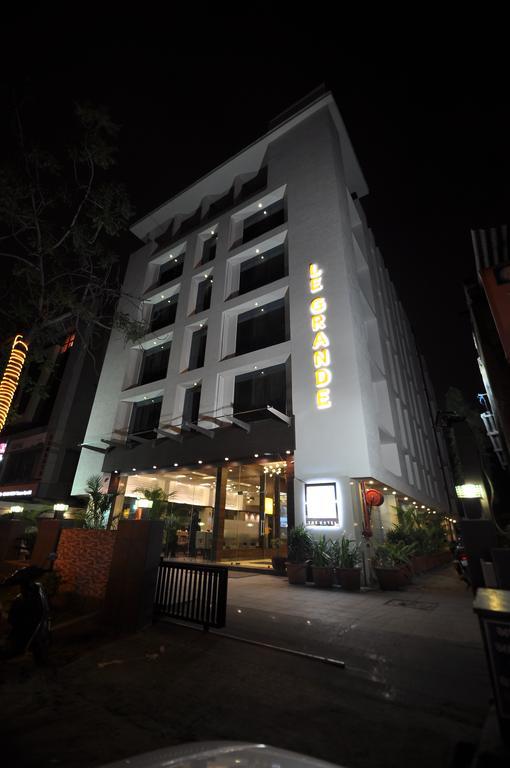 Le Grande Residency -unmarried Couples Are Not Allowed Hotel Ahmedabad