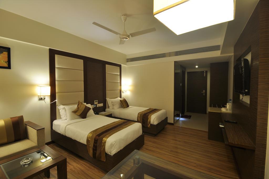Le Grande Residency -unmarried Couples Are Not Allowed Ahmedabad