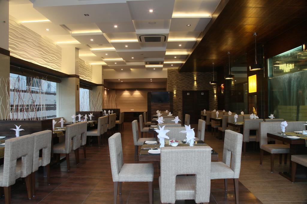 Le Grande Residency -unmarried Couples Are Not Allowed Hotel Ahmedabad