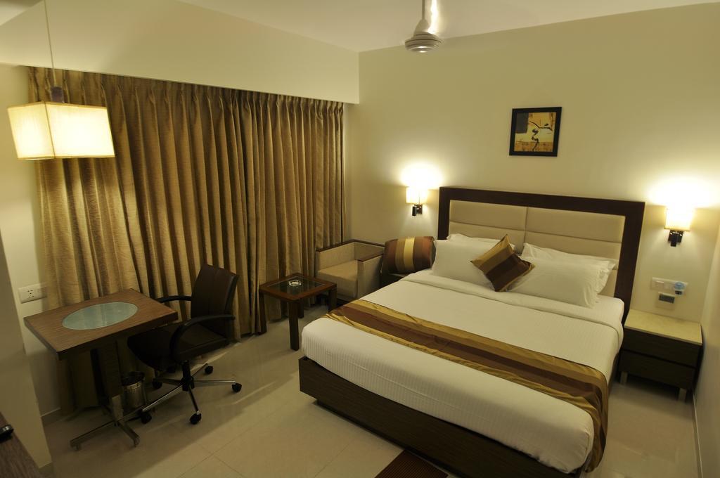 Le Grande Residency -unmarried Couples Are Not Allowed Hotel Ahmedabad