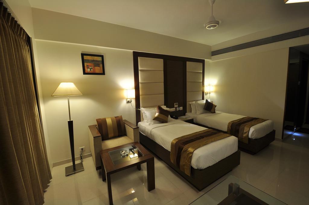 Le Grande Residency -unmarried Couples Are Not Allowed 3*