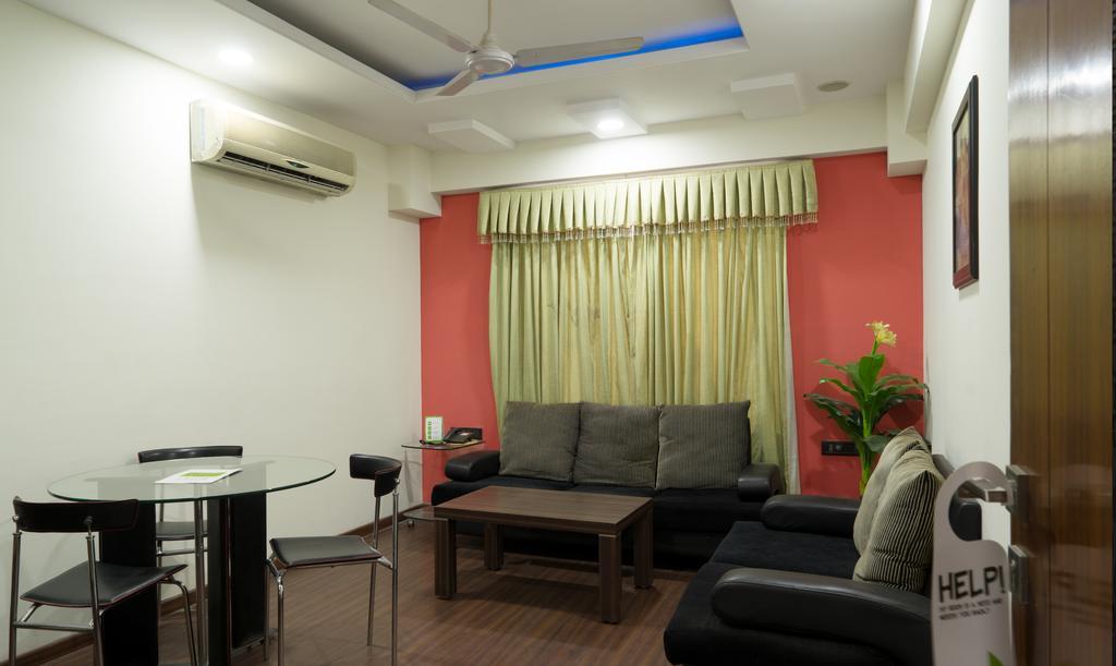 Capital O 15537 Dev Corporate Hotel Ahmedabad