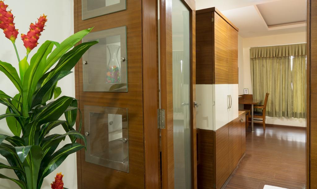 Capital O 15537 Dev Corporate Ahmedabad