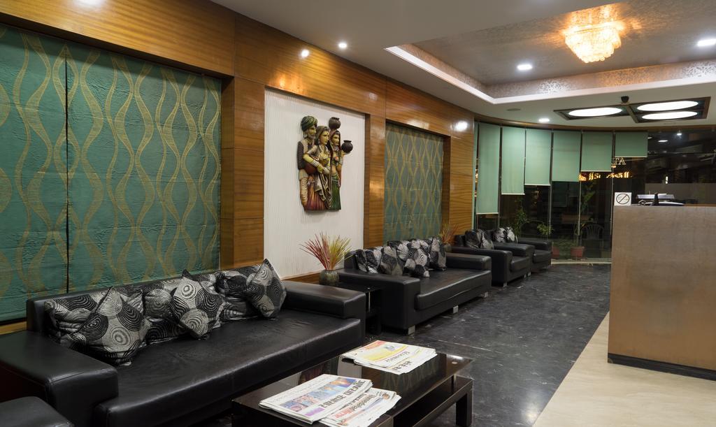 Capital O 15537 Dev Corporate Hotel 3*