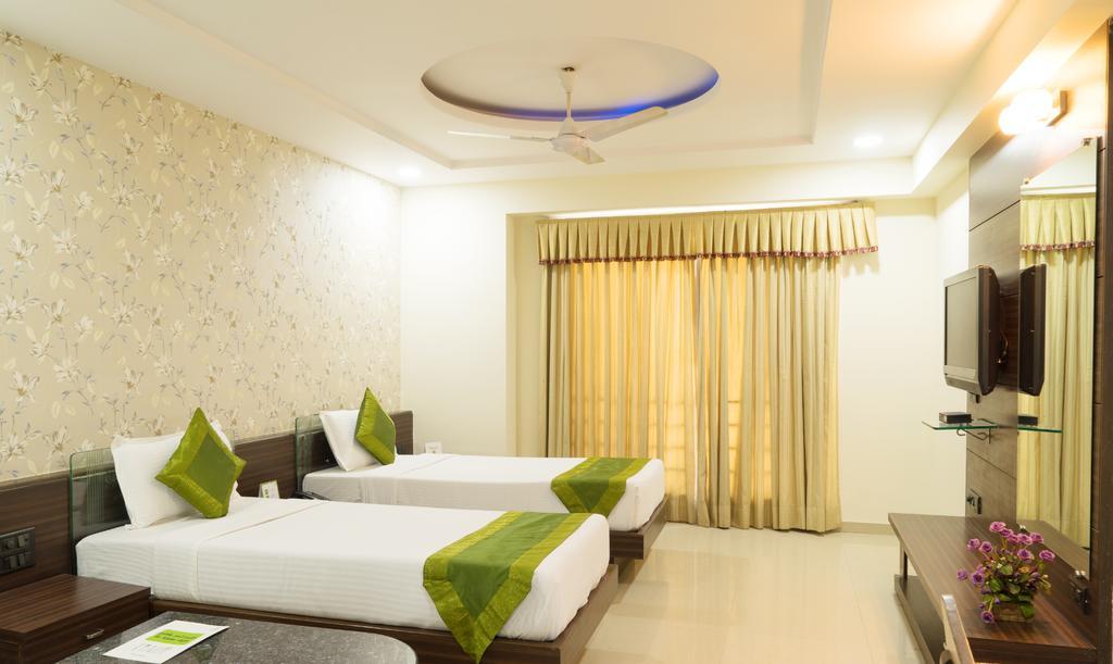 Hotel Capital O 15537 Dev Corporate Ahmedabad