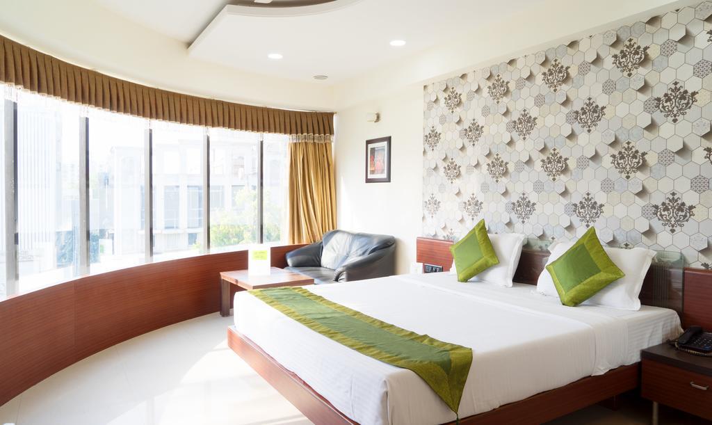 Capital O 15537 Dev Corporate Ahmedabad