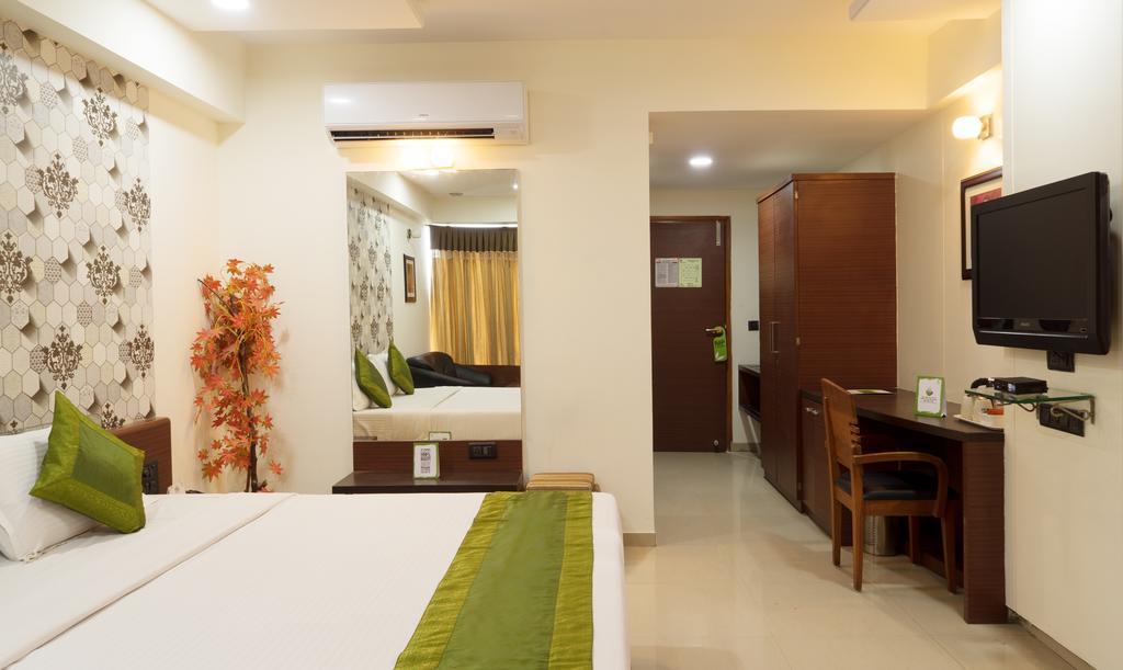 Hotel Capital O 15537 Dev Corporate 3*