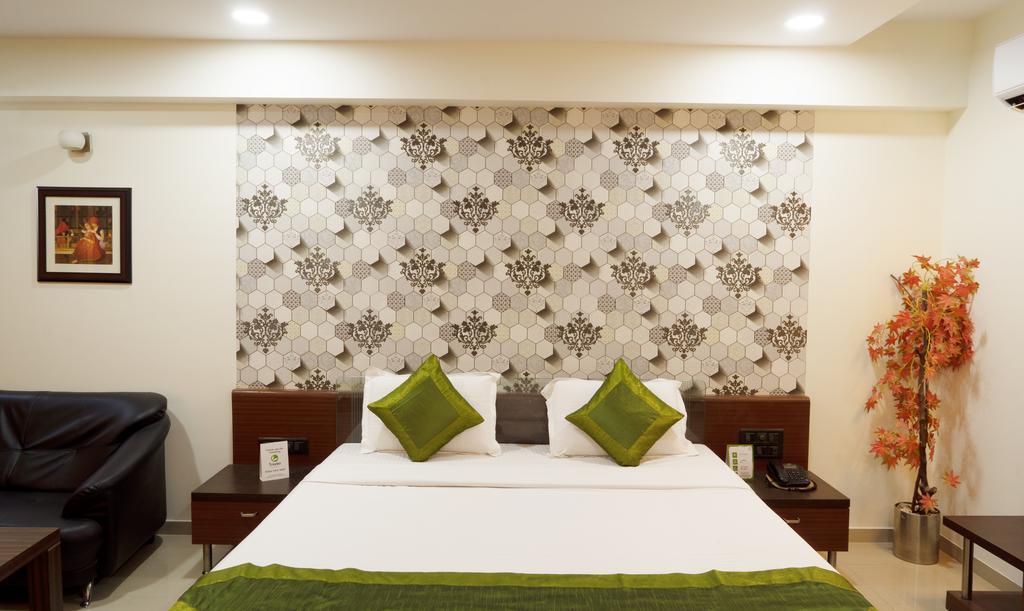 Hotel Capital O 15537 Dev Corporate Ahmedabad