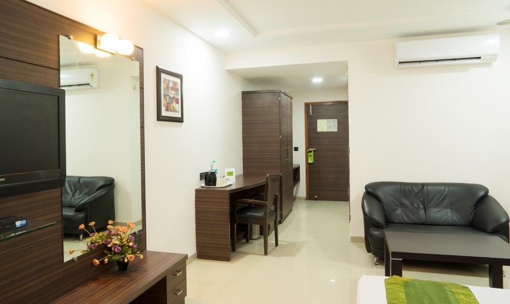 Capital O 15537 Dev Corporate Hotel 3*