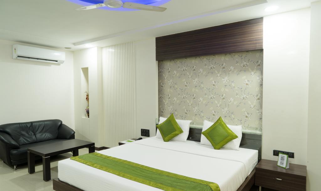 Capital O 15537 Dev Corporate Ahmedabad