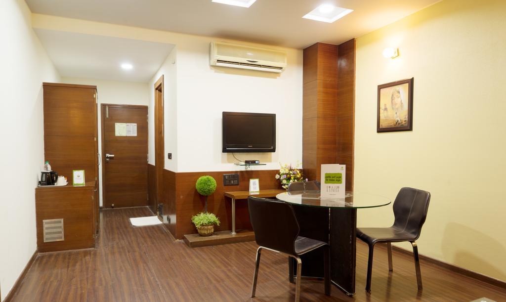 Hotel Capital O 15537 Dev Corporate Ahmedabad