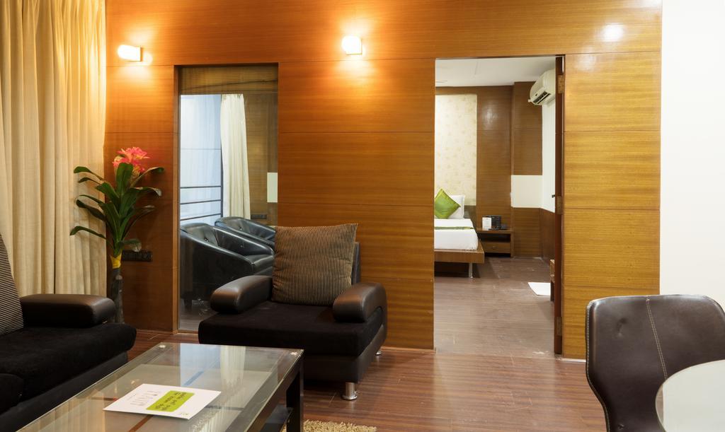 Capital O 15537 Dev Corporate Hotel