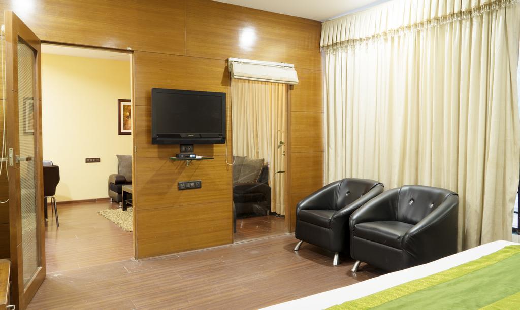 Capital O 15537 Dev Corporate Hotel 3*