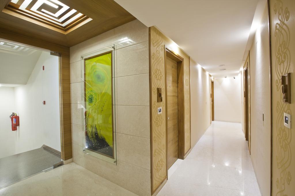 Hotel Rezaas 3*