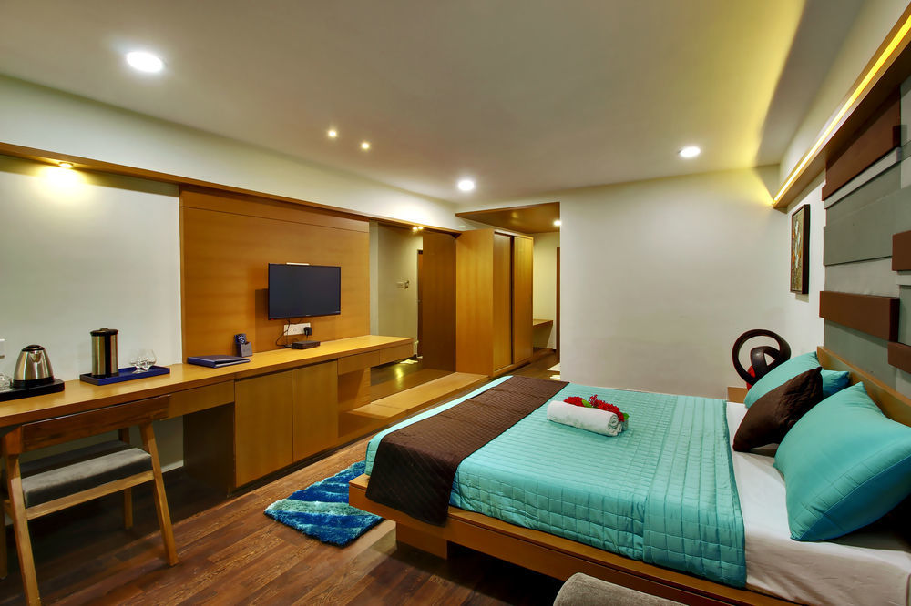 Hotel Aarya Grand & Ahmedabad