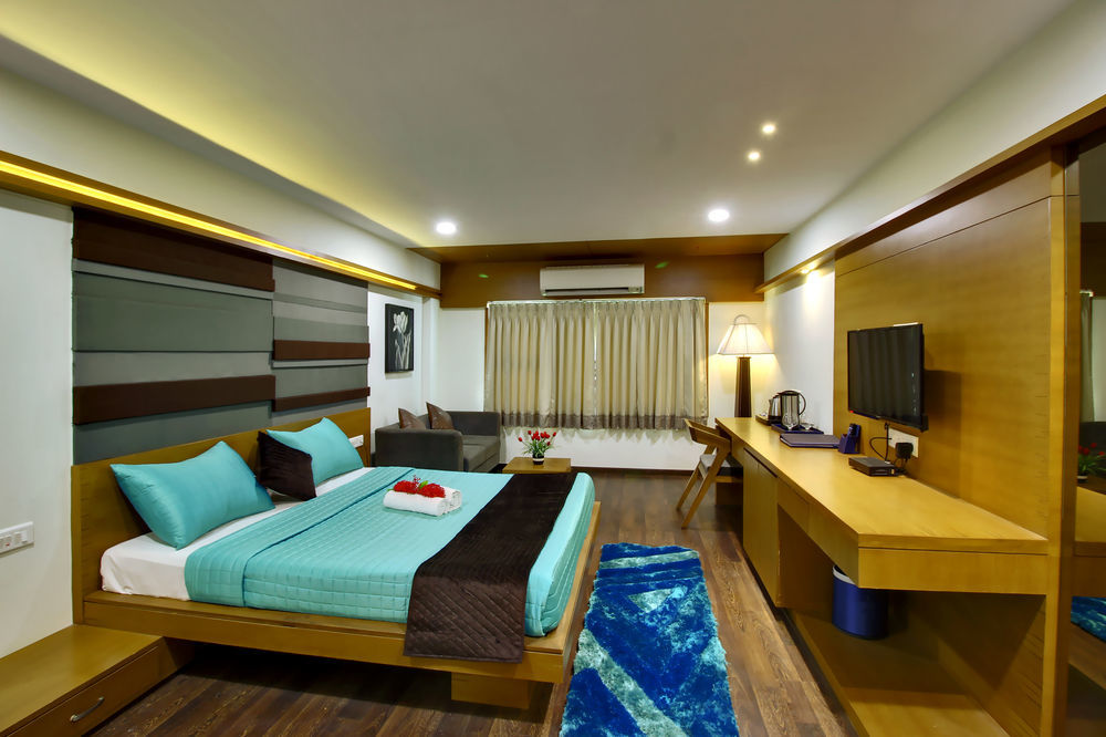 Aarya Grand & 4* Ahmedabad