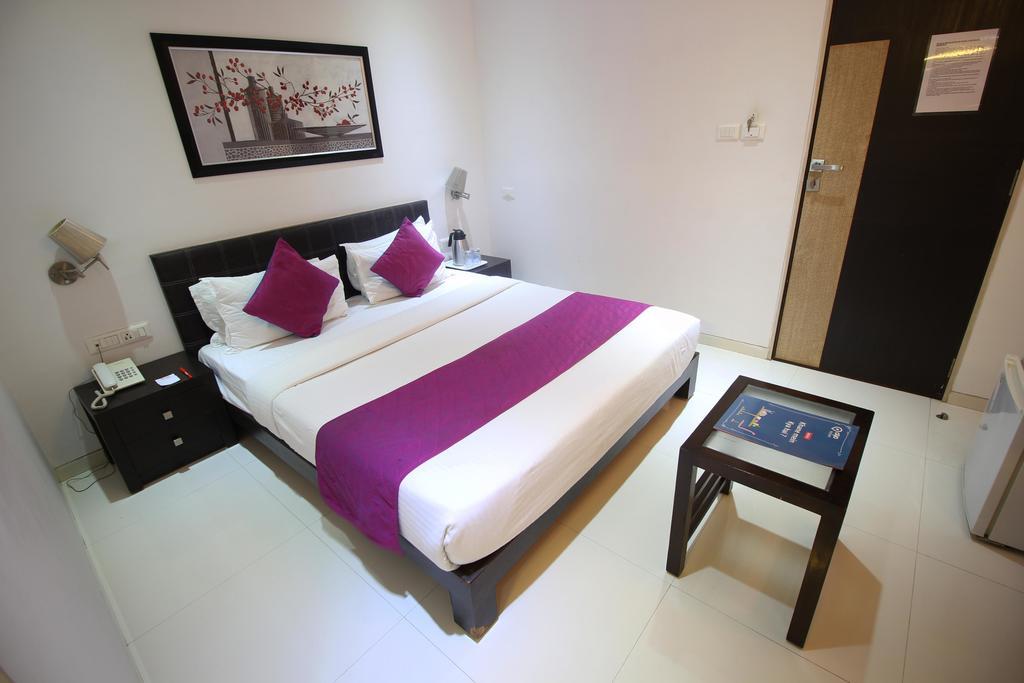 Oyo 1287 Corporate Residency Hotel