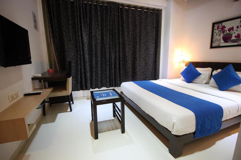 Oyo 1287 Corporate Residency Ahmedabad