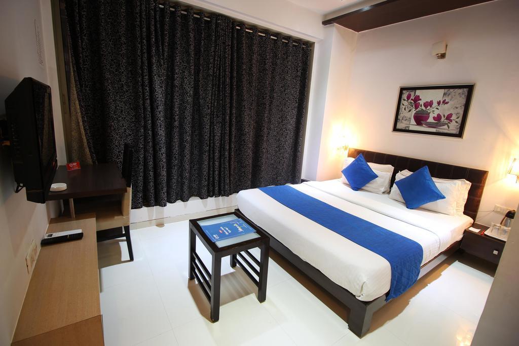 Oyo 1287 Corporate Residency Hotel