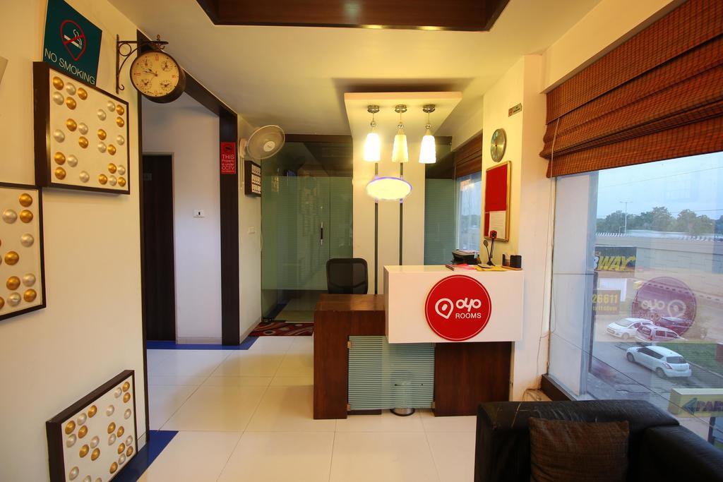Hotel Oyo 1287 Corporate Residency 3*