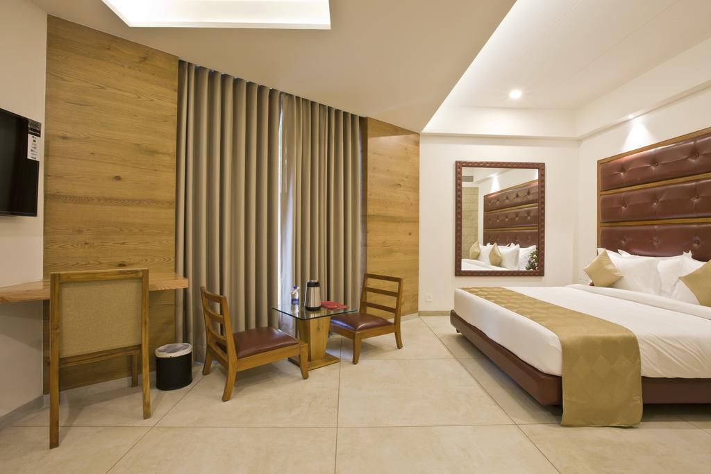 Hotel Rezaas 3*