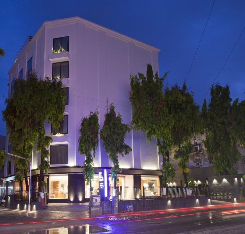 Hotel Rezaas 3*