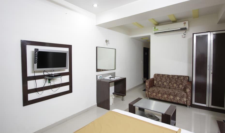 Hotel Om Palace Ahmedabad