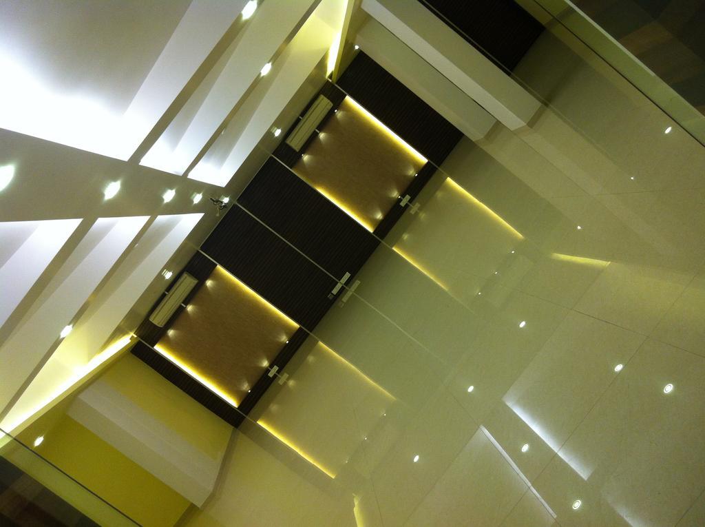Hotel Pristine Residency