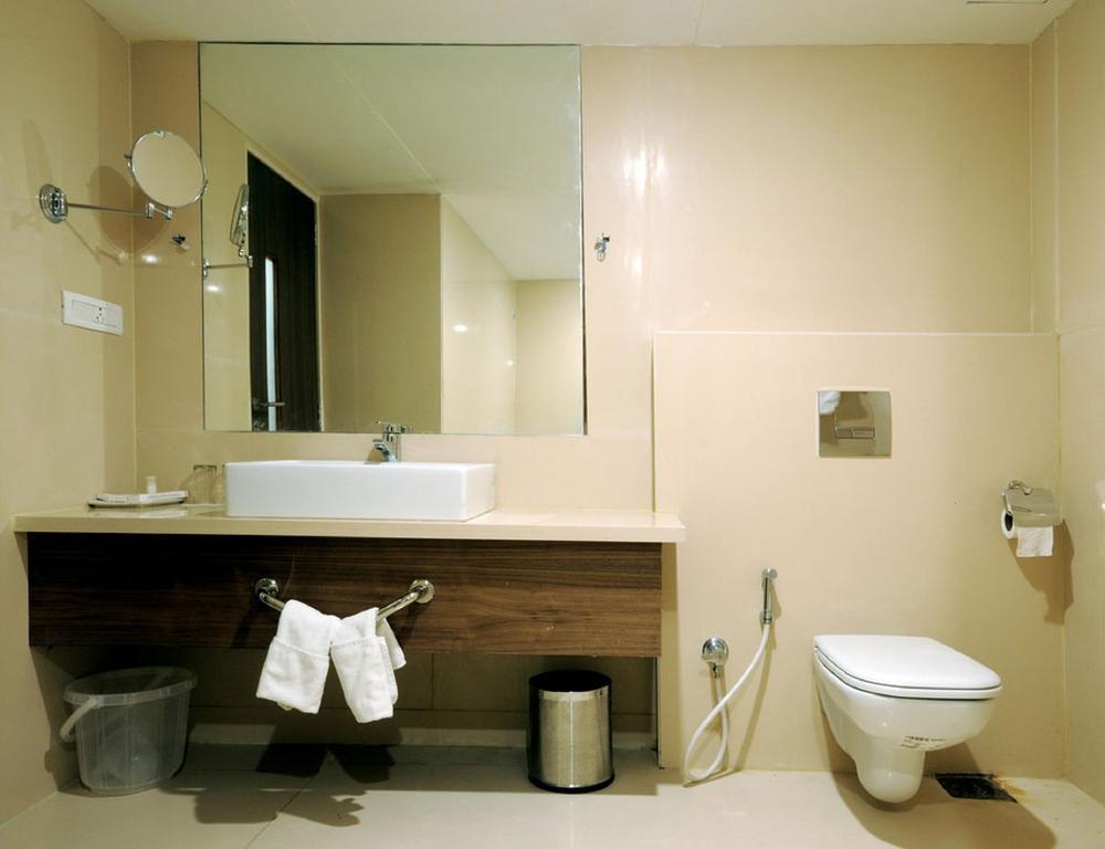 Hotel Avalon & Banquets 3*