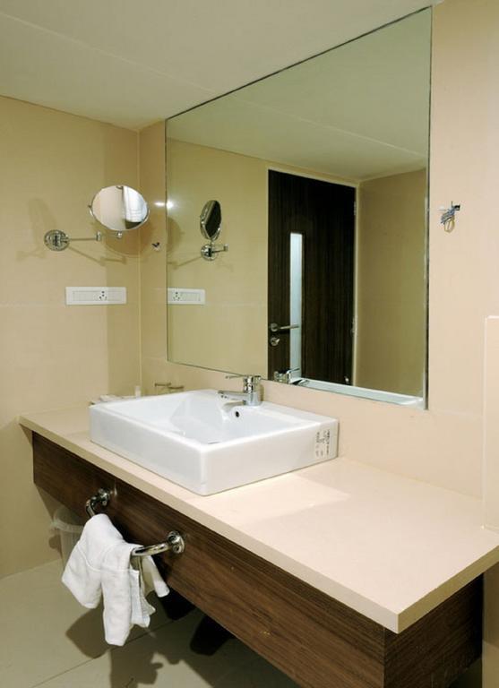 Hotel Avalon & Banquets Ahmedabad