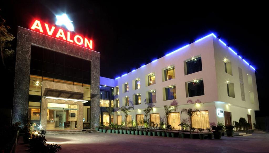 Avalon & Banquets Hotel