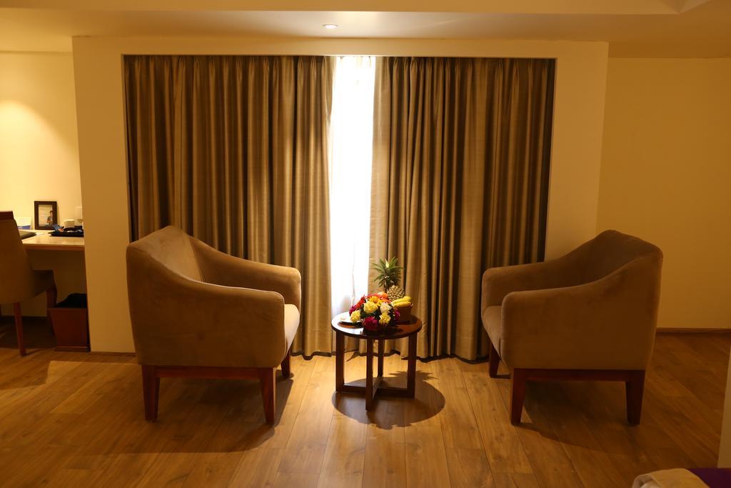 Hotel Sarovar Portico Rivera