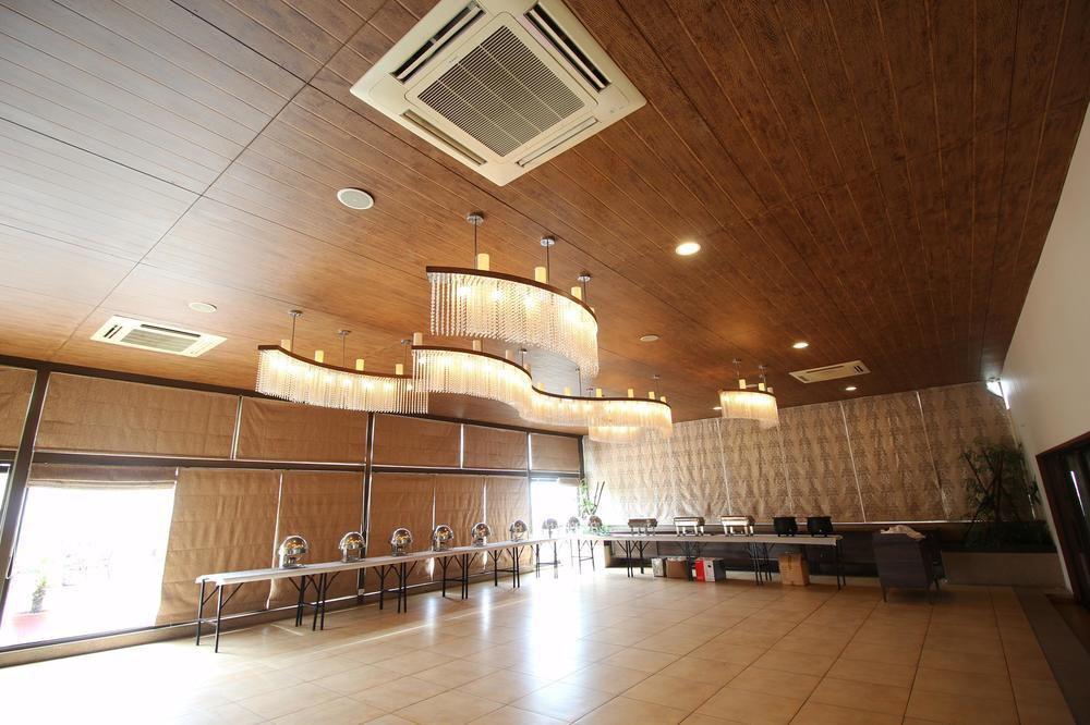Hotel Oyo Premium Thaltej Cross Rd Sg Highway 3*