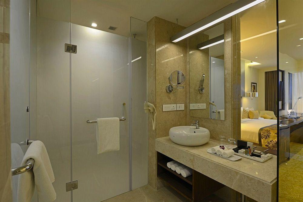 Eastin Hotel 5*