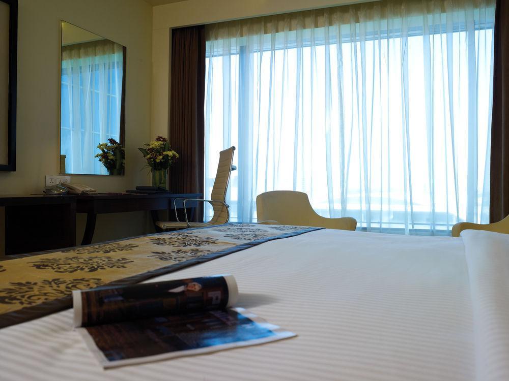 Eastin 5* Ahmedabad