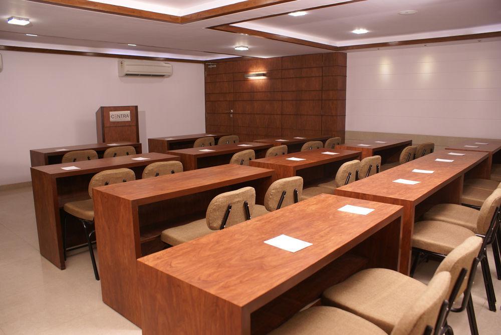 Hotel Centra 3*