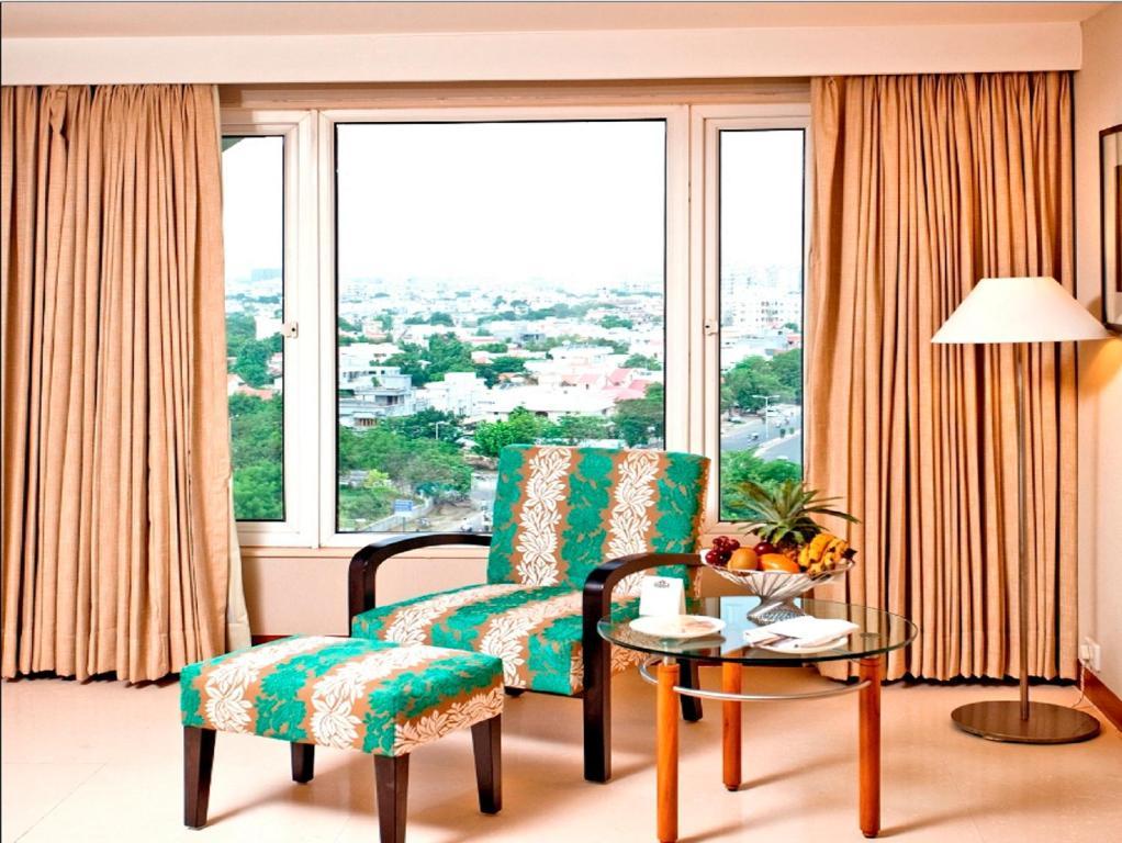 Hotel Bloomsuites L Ahmedabad