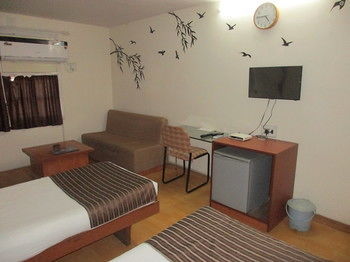 Sahaj Palace Hotel